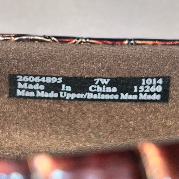 🤎🟤Clarks Collection Dark Brown Patent Crocodile Embossed Loafers Size 7 Wide - Picture 7 of 7